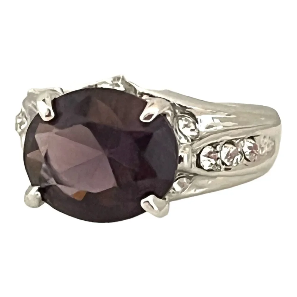 Vintage 1980s Cocktail Ring Purple Glass Rhinestone Silver Tone - 5K
